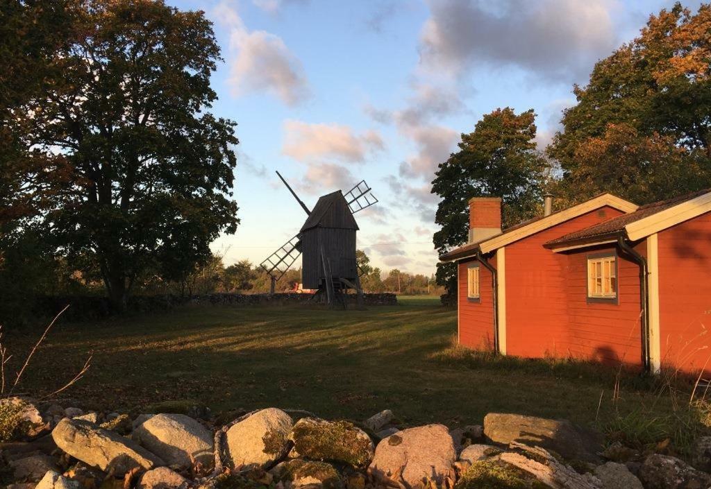 Rosenborgs Friluftspensionat Färjestaden Exterior foto