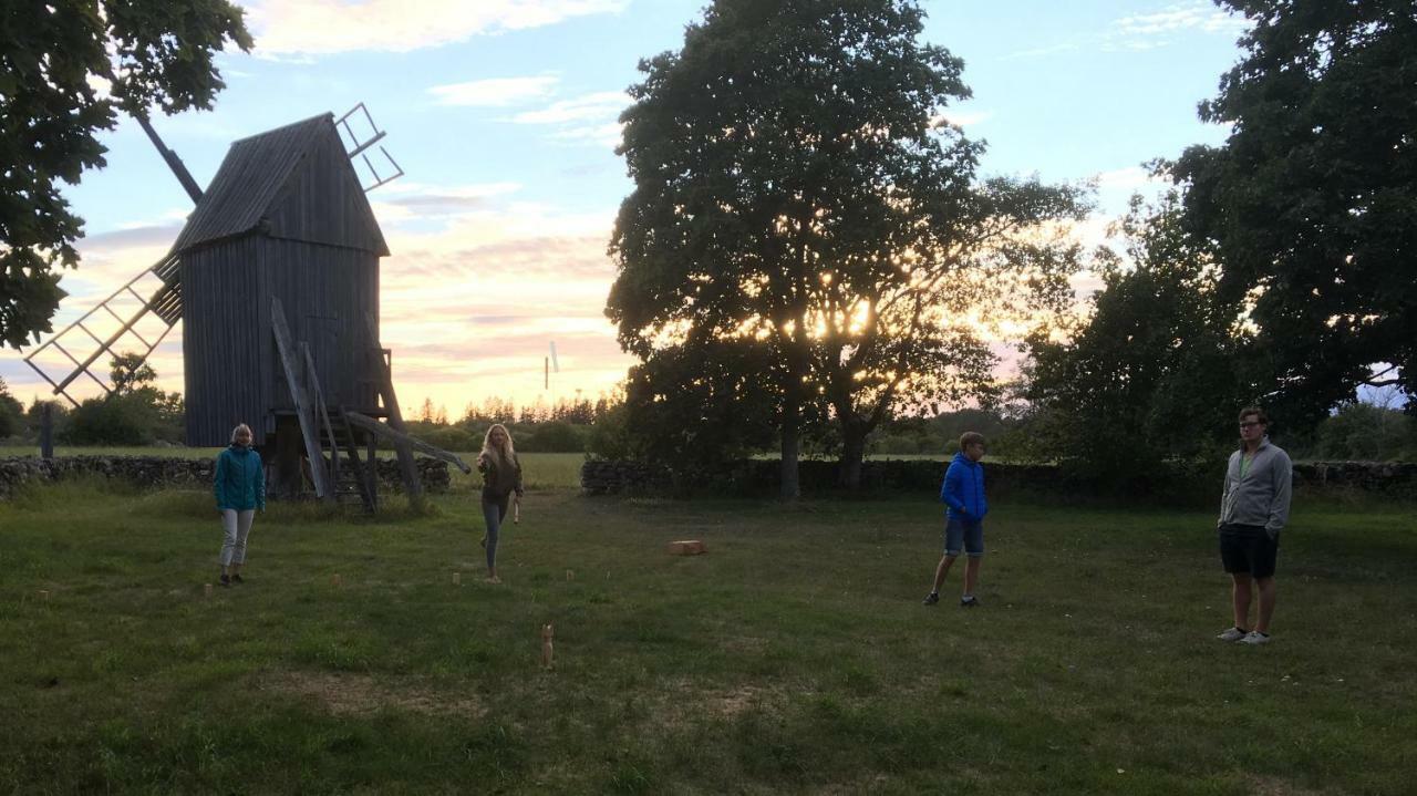 Rosenborgs Friluftspensionat Färjestaden Exterior foto